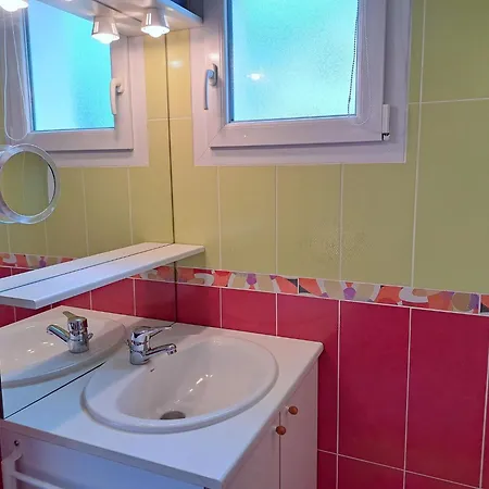 Comfortable Near The Beach,